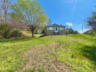 1341 Gists Creek Rd, Sevierville, TN 37876