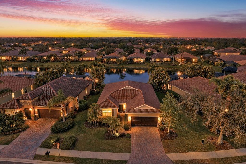 Image 2 of property listing at 220 RIVER ENCLAVE COURT, Bradenton, FL 34212