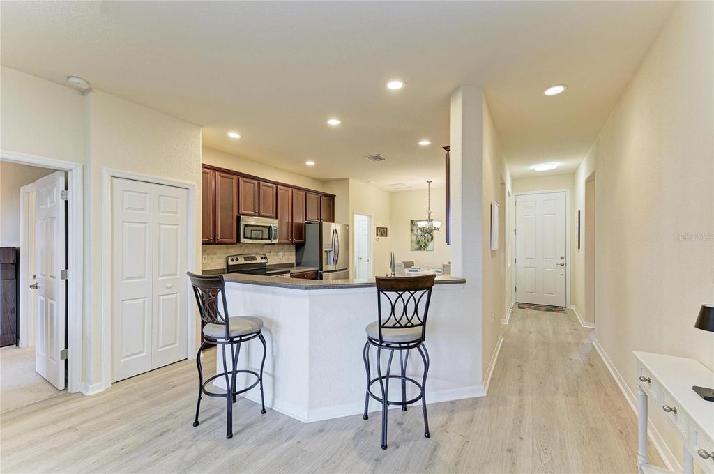 Image 13 of property listing at 220 RIVER ENCLAVE COURT, Bradenton, FL 34212