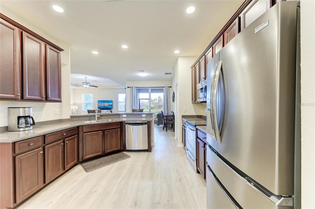 Image 14 of property listing at 220 RIVER ENCLAVE COURT, Bradenton, FL 34212