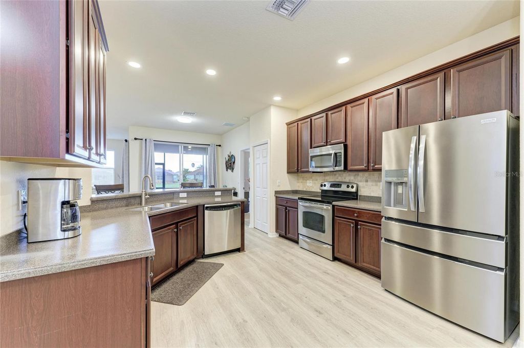 Image 16 of property listing at 220 RIVER ENCLAVE COURT, Bradenton, FL 34212