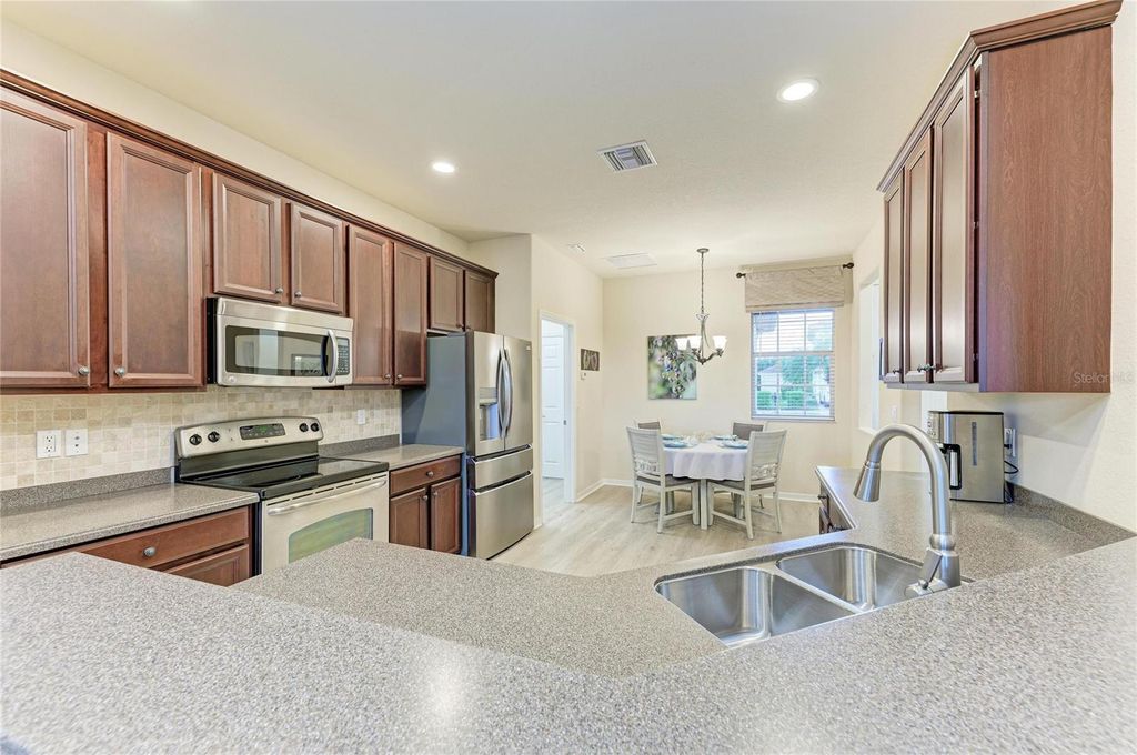 Image 17 of property listing at 220 RIVER ENCLAVE COURT, Bradenton, FL 34212
