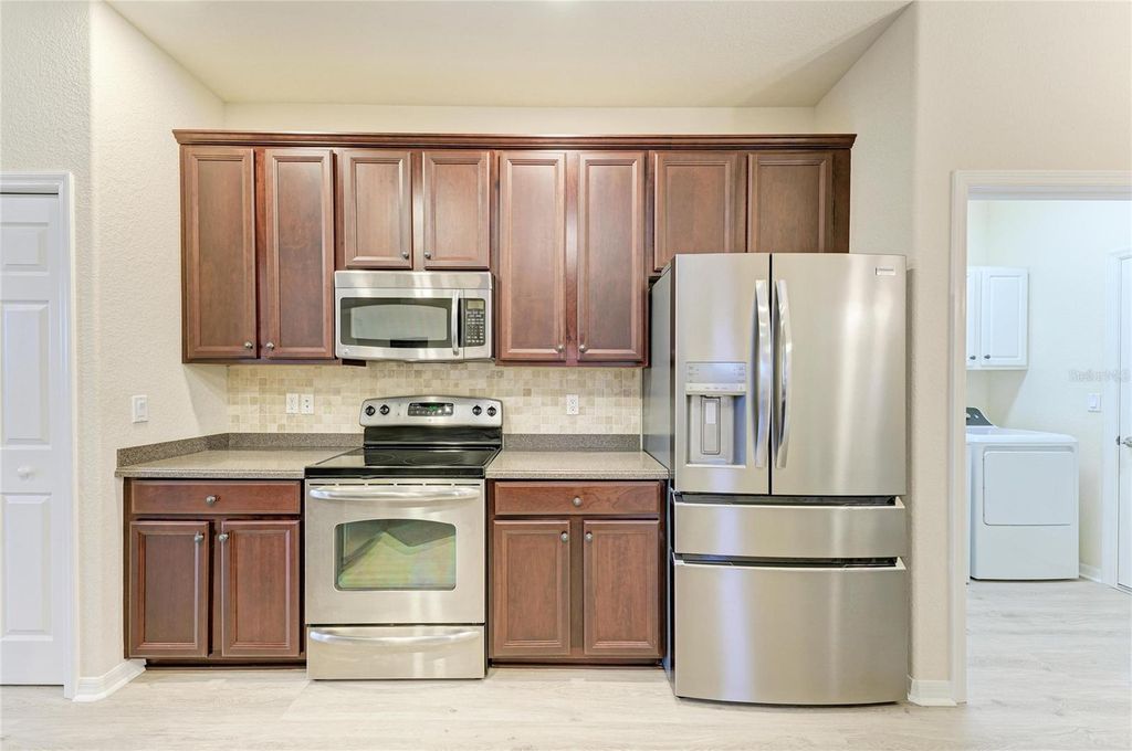 Image 18 of property listing at 220 RIVER ENCLAVE COURT, Bradenton, FL 34212