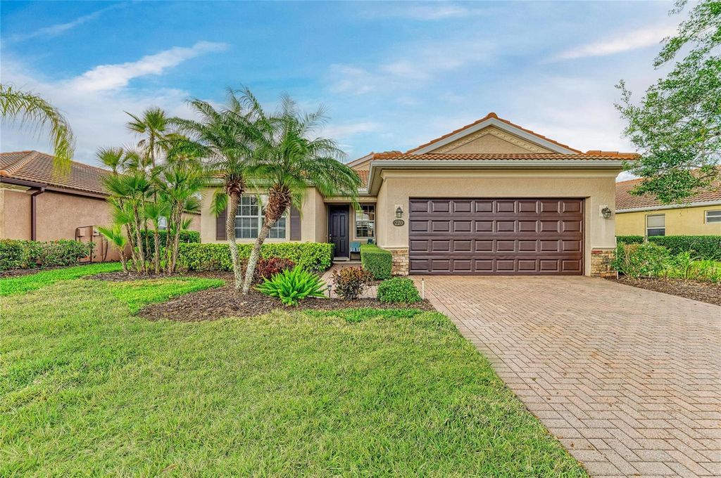 Image 4 of property listing at 220 RIVER ENCLAVE COURT, Bradenton, FL 34212