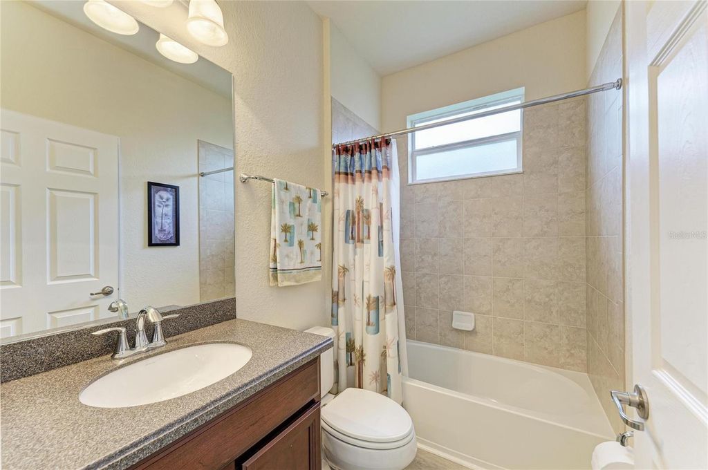 Image 35 of property listing at 220 RIVER ENCLAVE COURT, Bradenton, FL 34212