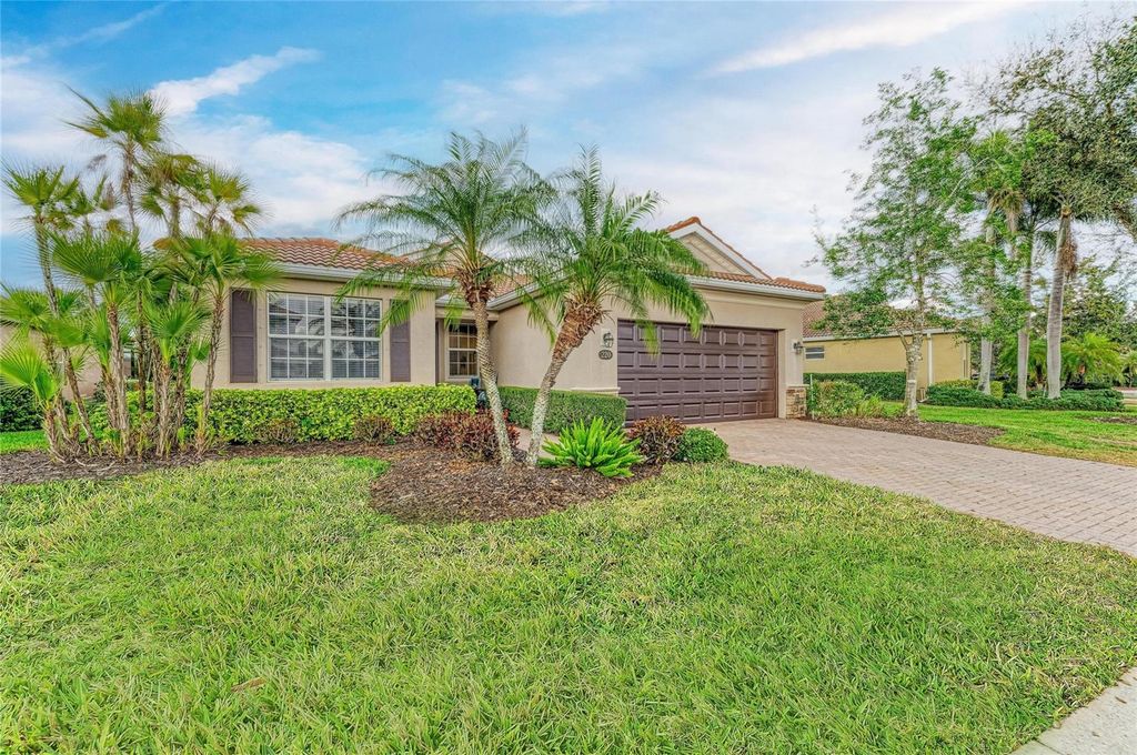 Image 8 of property listing at 220 RIVER ENCLAVE COURT, Bradenton, FL 34212