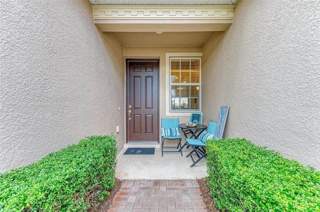 Image 10 of property listing at 220 RIVER ENCLAVE COURT, Bradenton, FL 34212