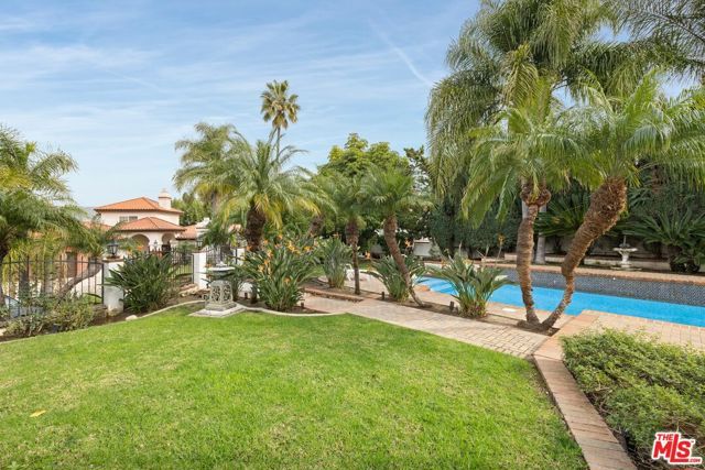 7680 E Eucalyptus Way, Anaheim, CA 92808