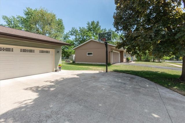 2921 Saturn Avenue, Eau Claire, WI 54703