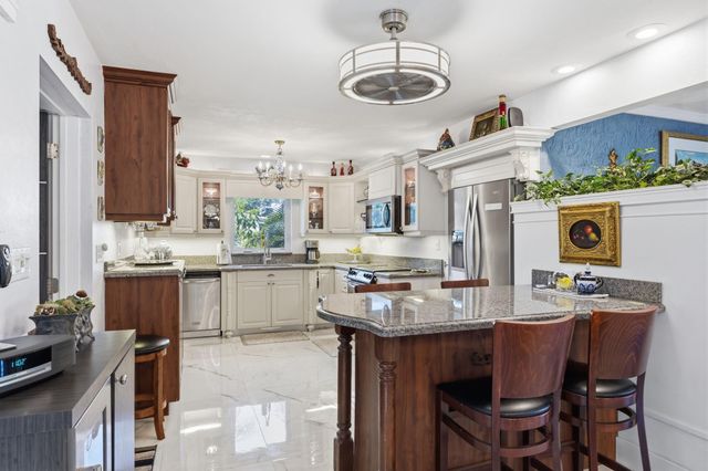 2624 NE 30th Street, Fort Lauderdale, FL 33306