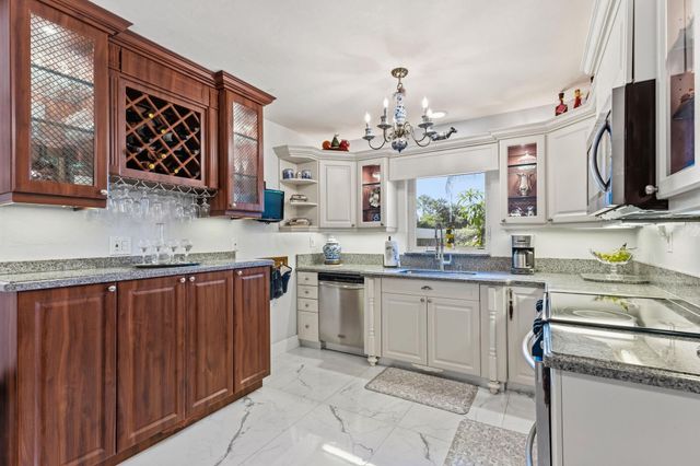 2624 NE 30th Street, Fort Lauderdale, FL 33306