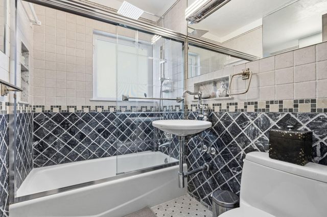 2624 NE 30th Street, Fort Lauderdale, FL 33306