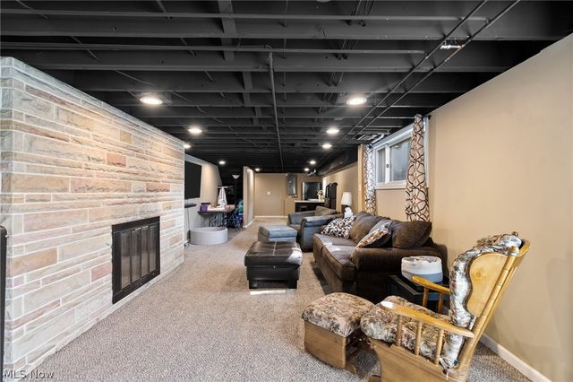 800 Woodview Drive NE, Massillon, OH 44646