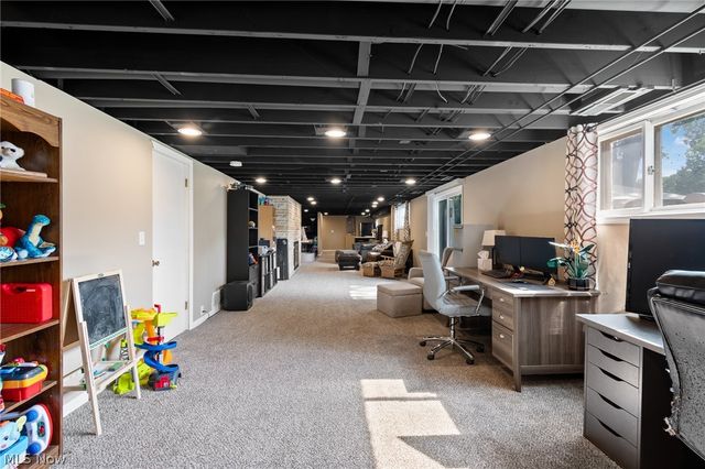 800 Woodview Drive NE, Massillon, OH 44646