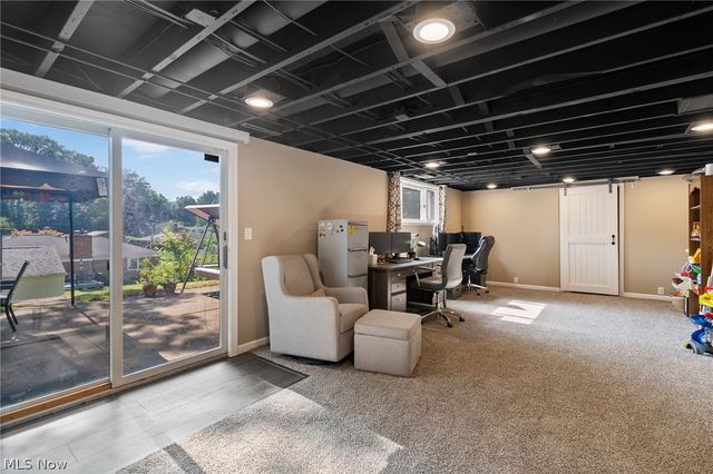 800 Woodview Drive NE, Massillon, OH 44646