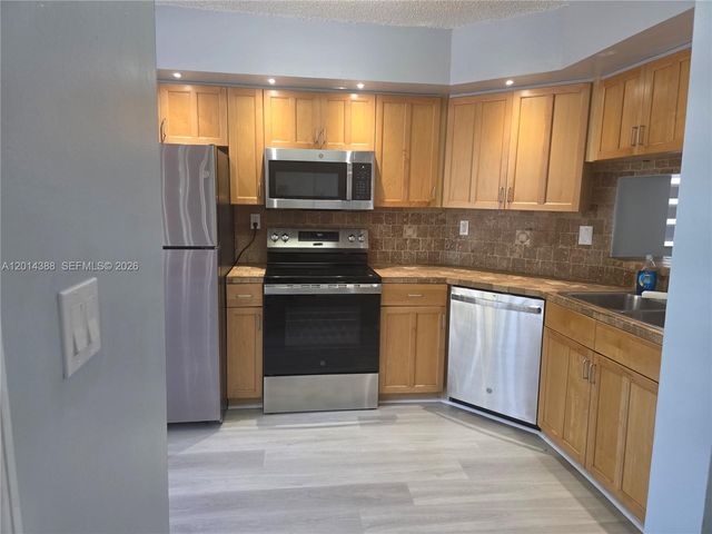 13022 SW 88th Ter N 201, Miami, FL 33186