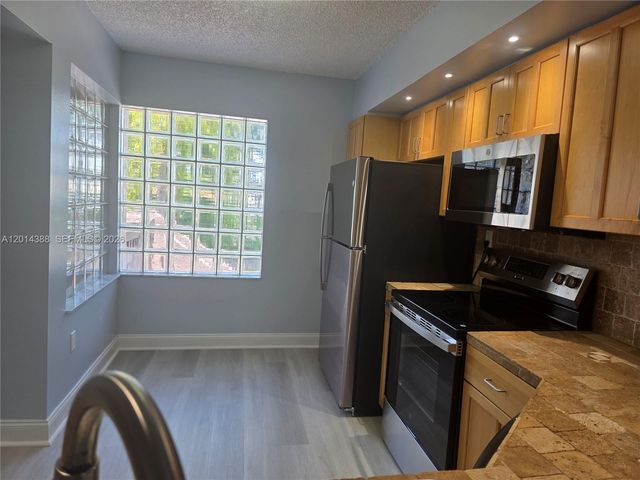 13022 SW 88th Ter N 201, Miami, FL 33186