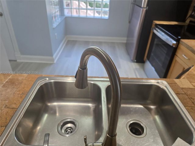 13022 SW 88th Ter N 201, Miami, FL 33186