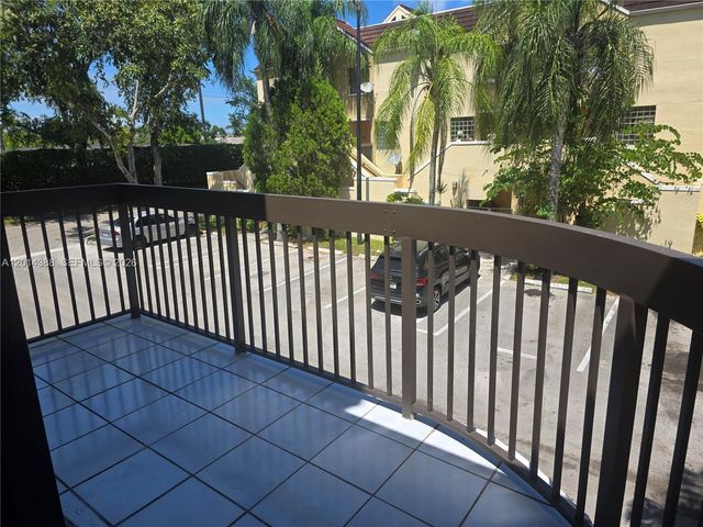 13022 SW 88th Ter N 201, Miami, FL 33186