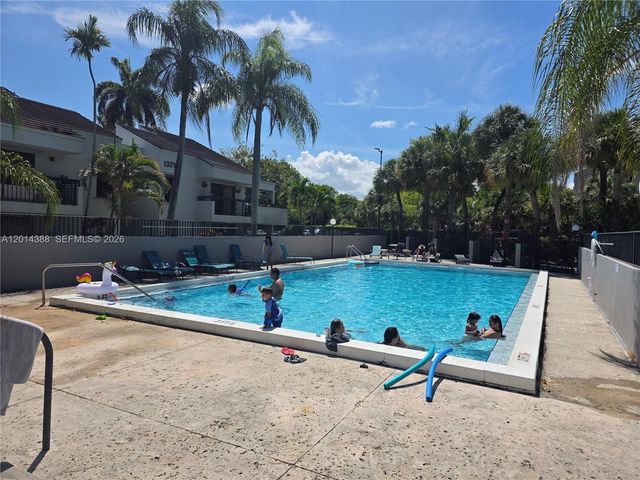 13022 SW 88th Ter N 201, Miami, FL 33186