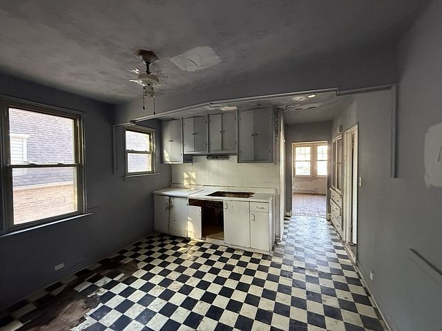 7711 S Champlain Avenue, Chicago, IL 60619