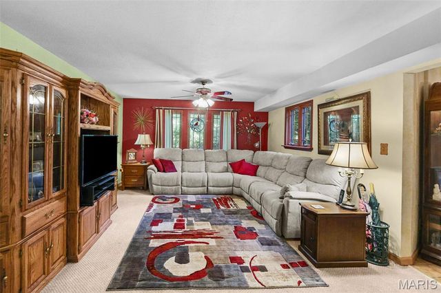 10 Knob Hill Court, Fairview Heights, IL 62208