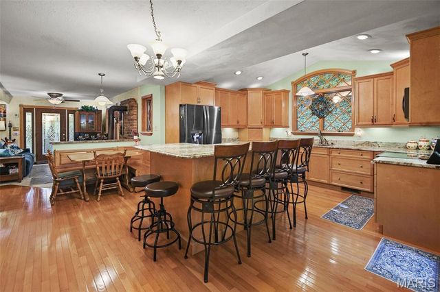 10 Knob Hill Court, Fairview Heights, IL 62208