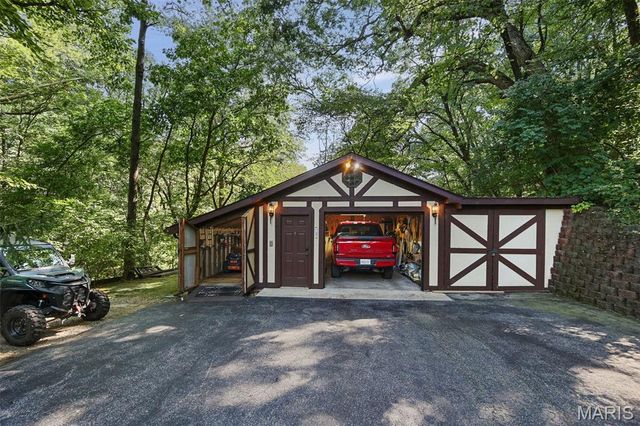 10 Knob Hill Court, Fairview Heights, IL 62208