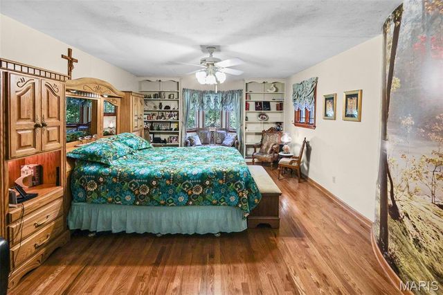 10 Knob Hill Court, Fairview Heights, IL 62208
