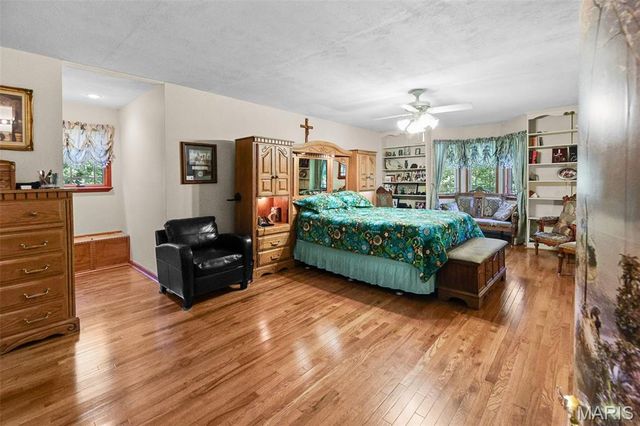 10 Knob Hill Court, Fairview Heights, IL 62208
