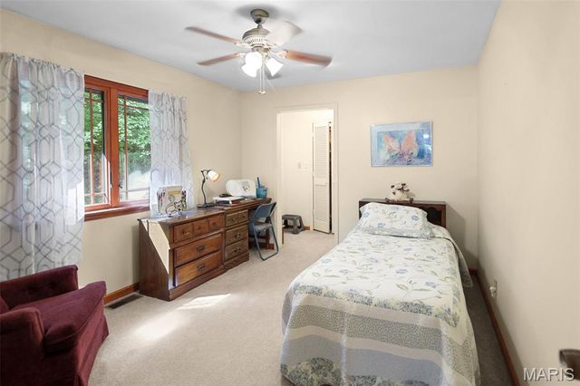 10 Knob Hill Court, Fairview Heights, IL 62208