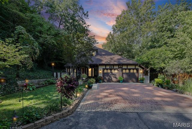 10 Knob Hill Court, Fairview Heights, IL 62208