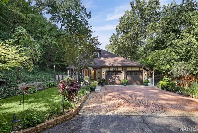 10 Knob Hill Court, Fairview Heights, IL 62208