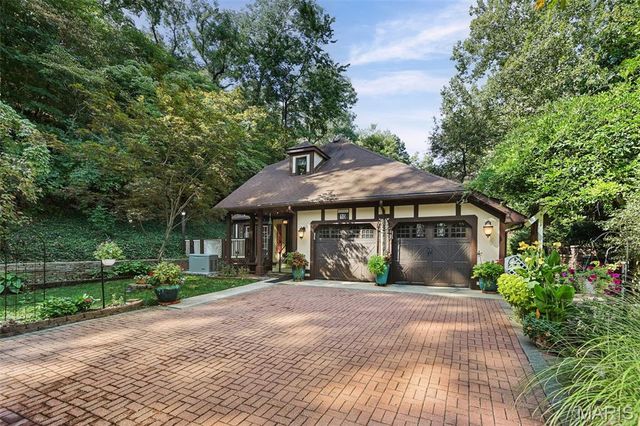 10 Knob Hill Court, Fairview Heights, IL 62208