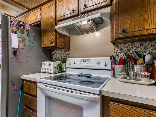 16 Bellgate Drive, Yukon, OK 73099
