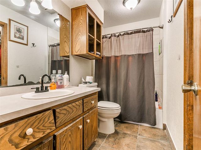 16 Bellgate Drive, Yukon, OK 73099