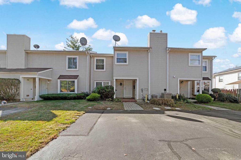 360 JUNIPER ST, Marlton, NJ 08053