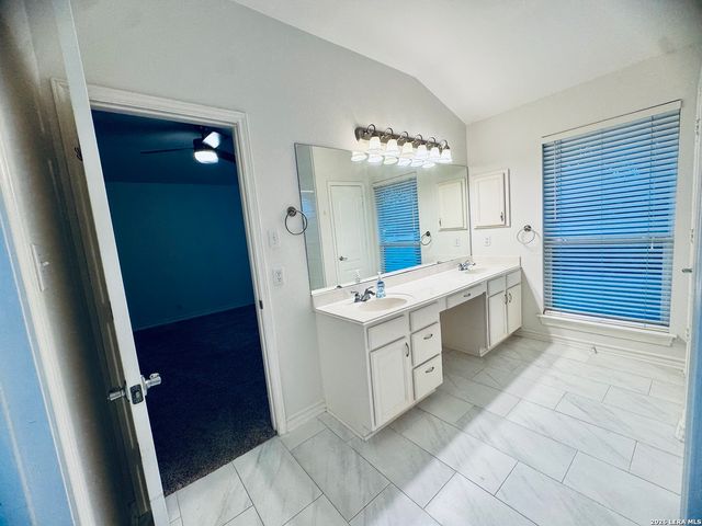 107 EAGLE VAIL, San Antonio, TX 78258