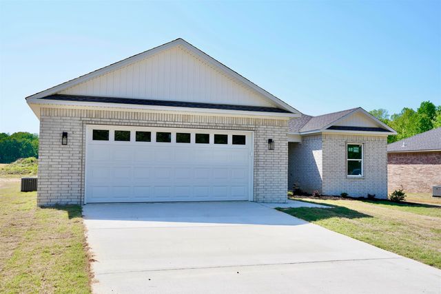 124 S Apple Street, Beebe, AR 72012