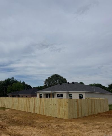 124 S Apple Street, Beebe, AR 72012