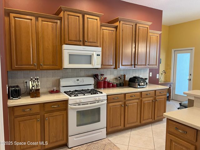 1748 Winding Ridge Circle SE, Palm Bay, FL 32909