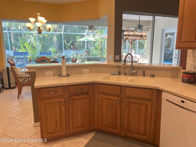 1748 Winding Ridge Circle SE, Palm Bay, FL 32909