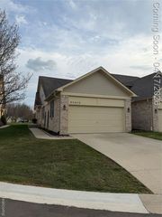 25499 Wyngate Court, Flat Rock, MI 48134