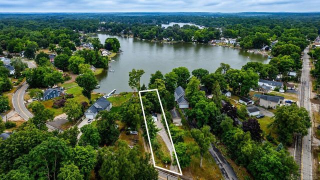 9322 Cedar Island Road, White Lake Twp, MI 48386