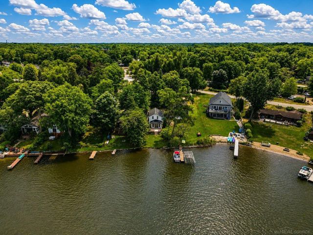 9322 Cedar Island Road, White Lake Twp, MI 48386
