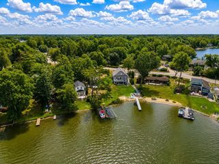 9322 Cedar Island Road, White Lake Twp, MI 48386