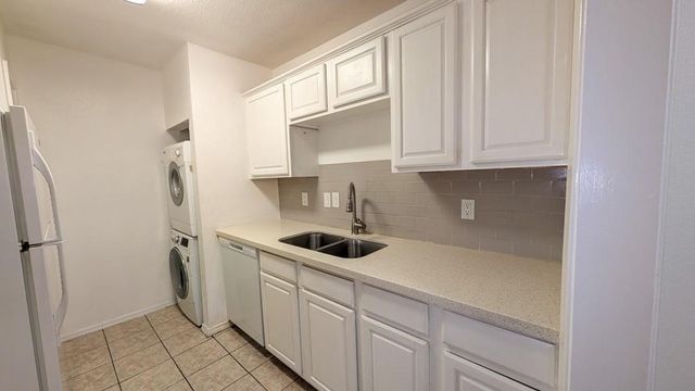 9707 Richmond Avenue 14, Houston, TX 77042