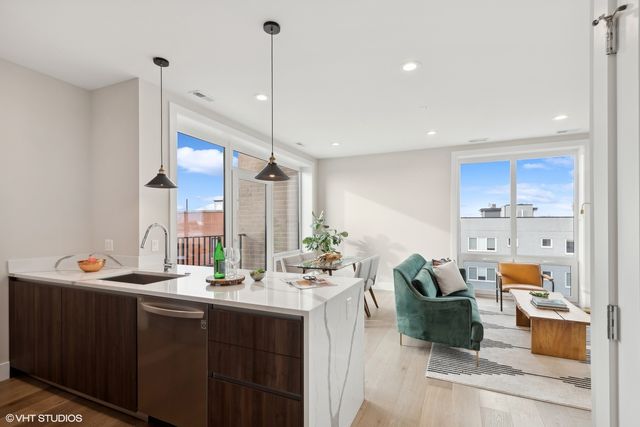 2342 W Adams Street 406, Chicago, IL 60612