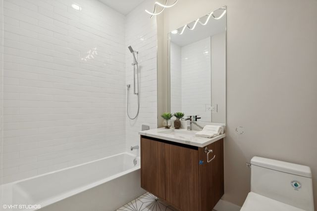 2342 W Adams Street 406, Chicago, IL 60612