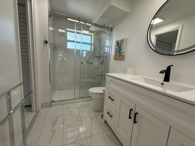 2861 NW 47th Terrace 304b, Lauderdale Lakes, FL 33313